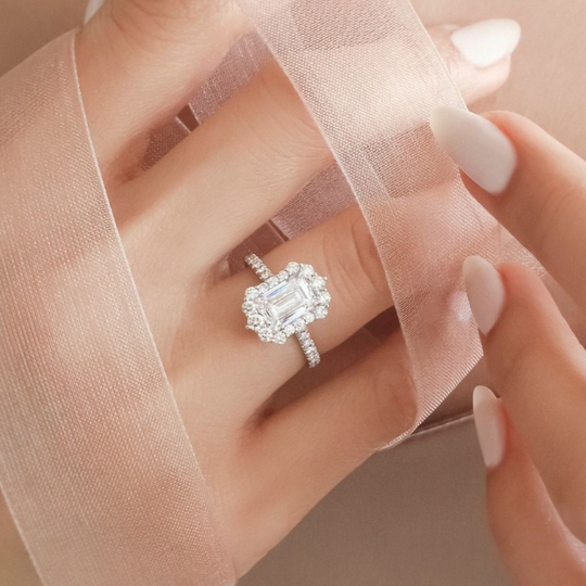 Why Emerald Cut Engagement Rings Are a Must-Have